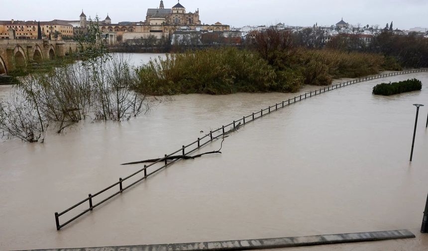 Aşırı hava koşulları Avrupa ülkelerinde can kayıplarına ve ağır hasara yol açtı