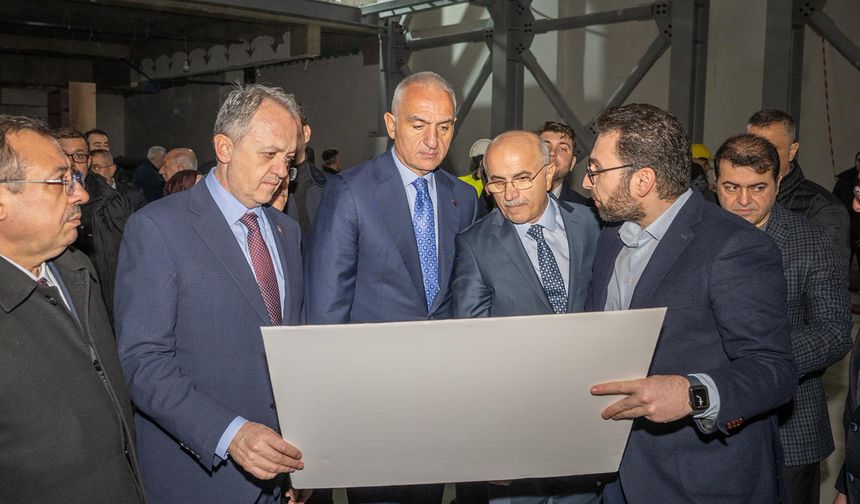 Bakan Ersoy Malatya'da yapılan bölgenin en büyük kütüphane inşaatını inceledi