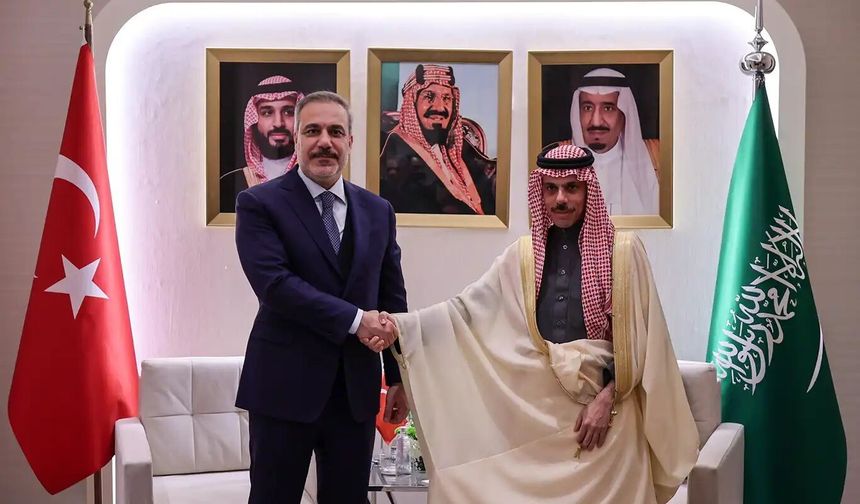 Dışişleri Bakanı Fidan Suudi Arabistanlı mevkidaşı ile görüştü