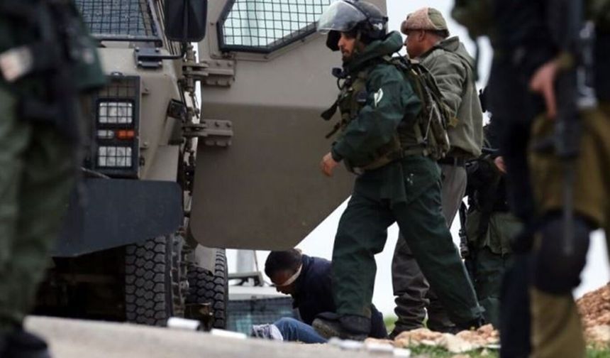 İşgalciler Batı Şeria'da evleri bastı, Filistinlileri esir aldı