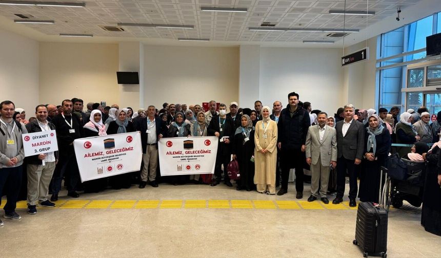 Mardin’de 47 çift dualar eşliğinde umreye uğurlandı