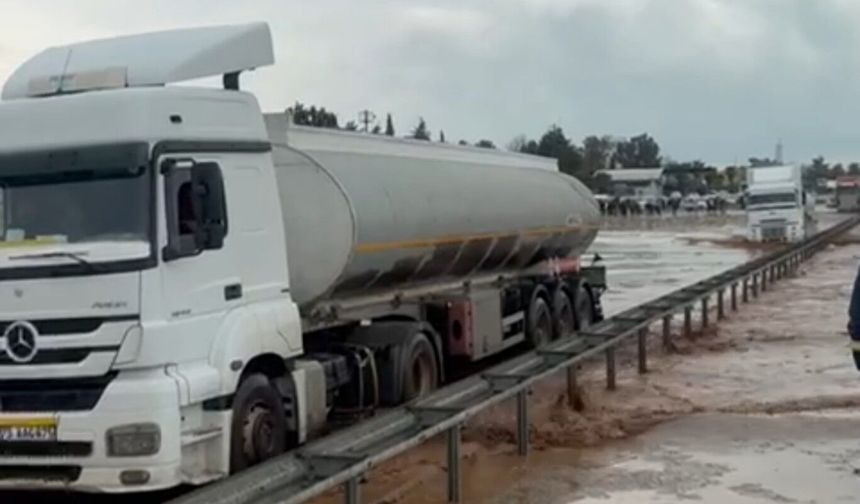 Mardin’de sağanak etkili oldu: Uluslararası İpekyolu göle döndü