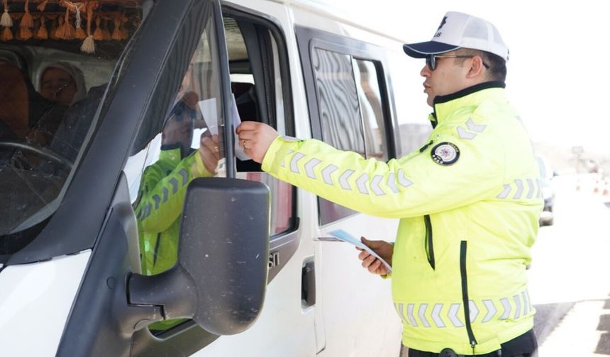 Şırnak'ta bayram öncesi trafik seferberliği: 4 bin 300 personel sahada