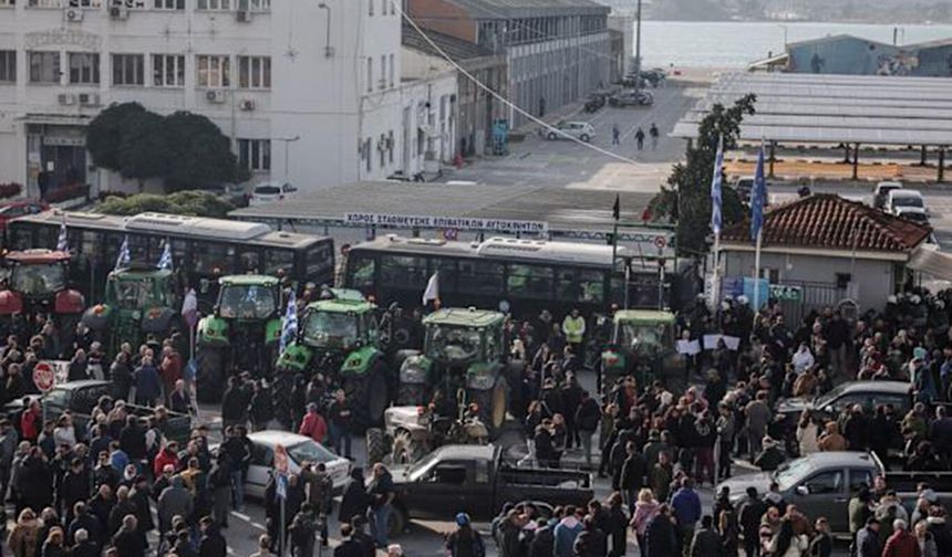 Yunanistan'da çiftçilerden protesto